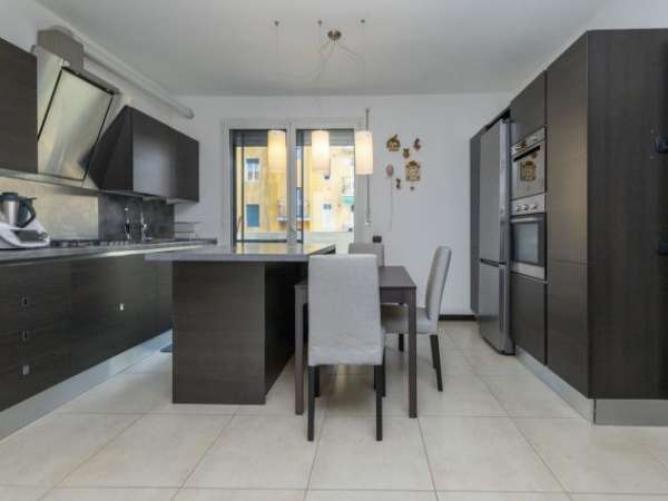 Foto Ad.ze Piazza Melozzo da Forl� - 3 locali con box