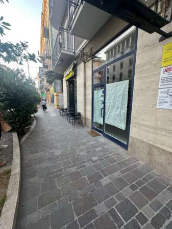 Foto Affare in pieno centro: negozio 40 mq in Corso Vittorio Emanuele