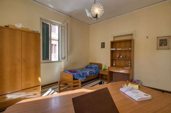 Foto Affettasi stanza singolo a studenti
