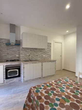 Foto AFFITASI BILOCALE ROMA FURIO CAMILLO (MA)