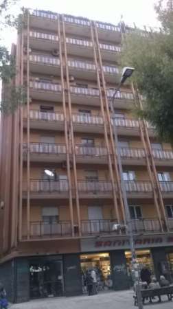 Foto Affitasi Camera Singola a Studentessa Universitaria a 50 mt Entrata Policlinico