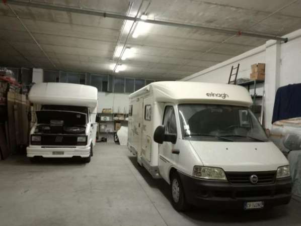 Foto Affitasi locale uso Box/autorimessa
