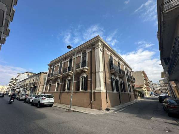 Foto AFFITTASI � REGGIO CALABRIA � VIA SBARRE CENTRALI