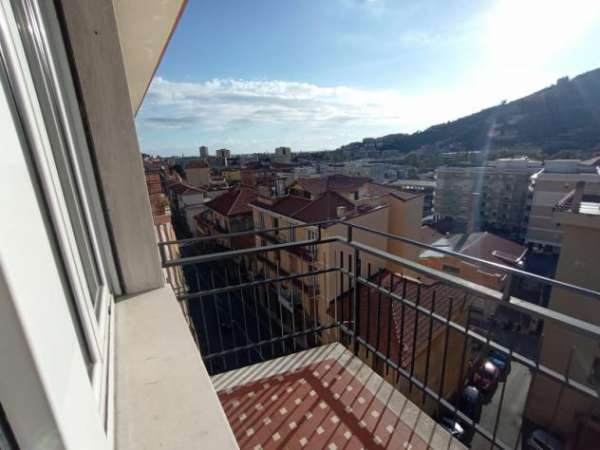 Foto AFFITTASI  APPARTAMENTO 4 VANI CON BALCONI E POSSIBILE BOX