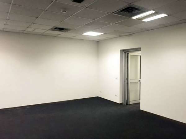 Foto affittasi  magazzino mq. 125 complesso atlantic business center