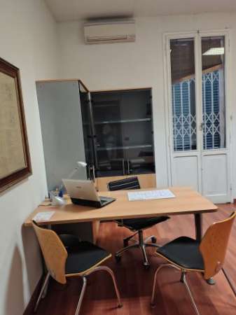 Foto Affittasi 2 camere/uffici all'interno di un elegante palazzo in zona Murri
