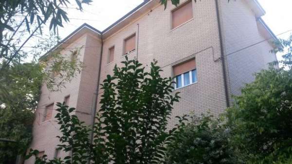 Foto AFFITTASI A STUDENTE