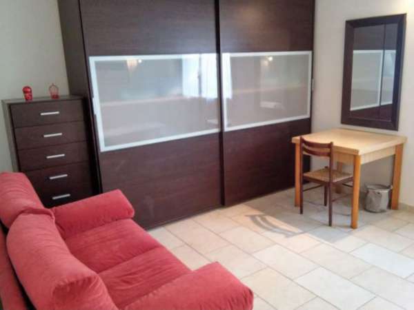 Foto Affittasi ampia stanza singola