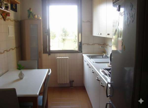 Foto Affittasi ampia stanza singola zona Cravino