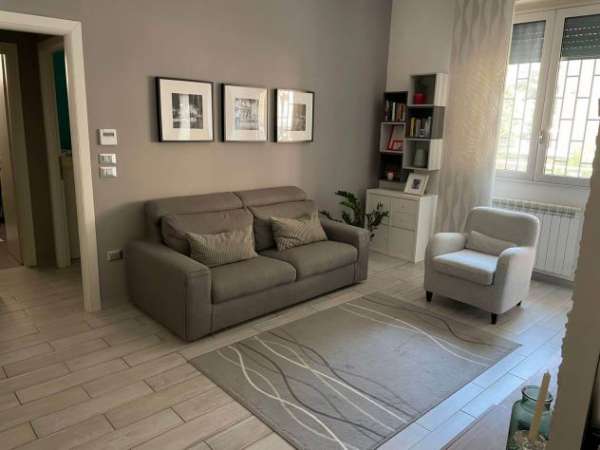 Foto Affittasi ampio bilocale