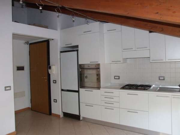 Foto Affittasi appartamento  laterale via Massarenti