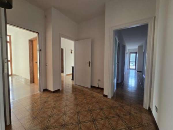 Foto Affittasi Appartamento di 250mq con terrazza di 150mq