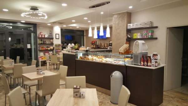 Foto Affittasi bar caffetteria ben avviata