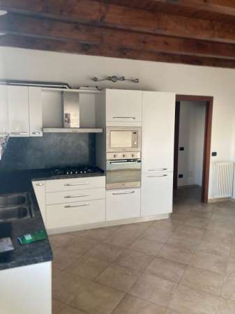 Foto Affittasi bilocale