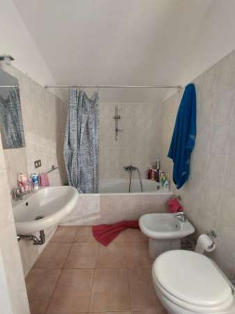 Foto Affittasi bilocale 45 m2 in zona 8, Milano