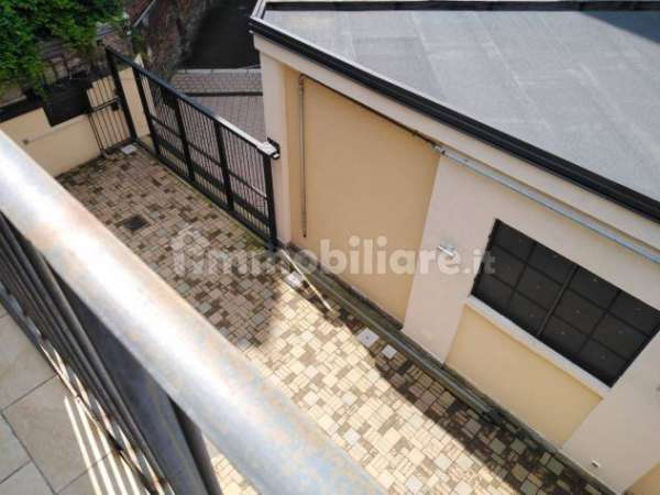 Foto AFFITTASI BILOCALE VIA BOLOGNA