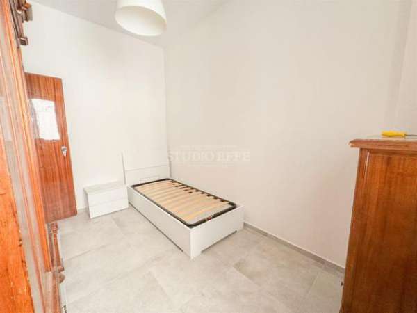 Foto Affittasi camera singola adiacenze centro storico