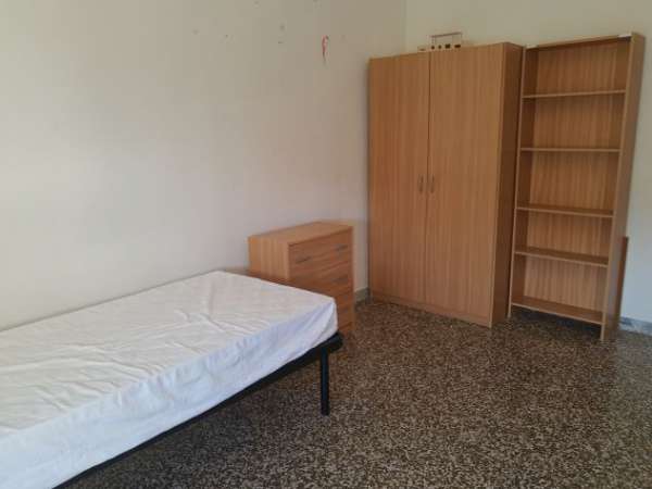 Foto AFFITTASI camera singola per studentesse o lavoratrici - adiacenze Campus Bari