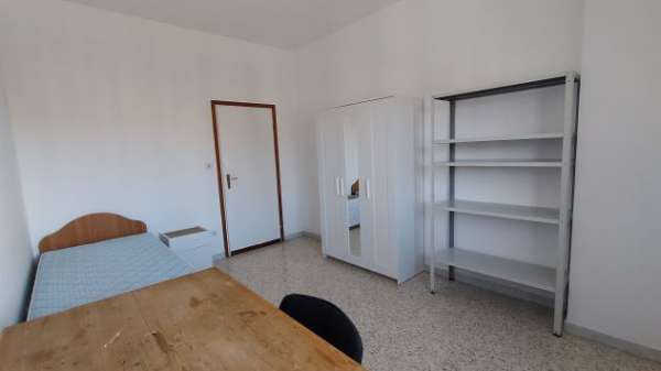 Foto Affittasi camera singola per studenti o lavoratori