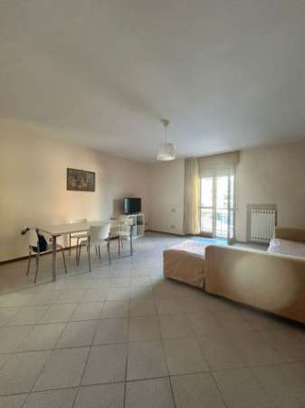Foto Affittasi camere condivise appartamento
