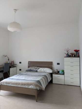 Foto Affittasi due stanze singole in via Montenerodomo