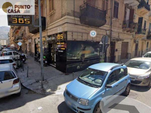 Foto Affittasi in via Perez locale commerciale di 70 mq
