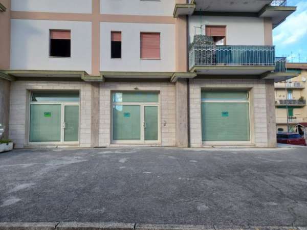 Foto AFFITTASI LOCALE COMMERCIALE