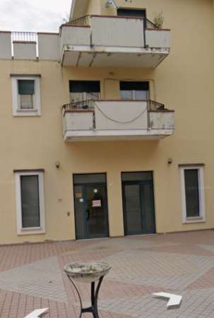 Foto Affittasi locale commerciale a Campli (TE),