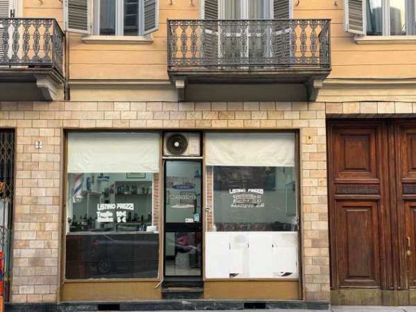 Foto Affittasi locale commerciale in zona San salvario