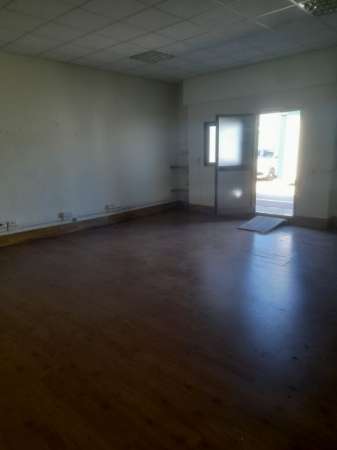 Foto AFFITTASI LOCALE USO UFFICIO E/O DEPOSITO CON GUARDIANIA E VIGILANZA ARMATA H24