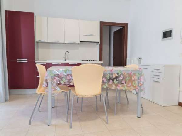 Foto AFFITTASI MONOLOCALE SOLO PER STUDENTE - APP. N. 10 (UTENZE INCLUSE)