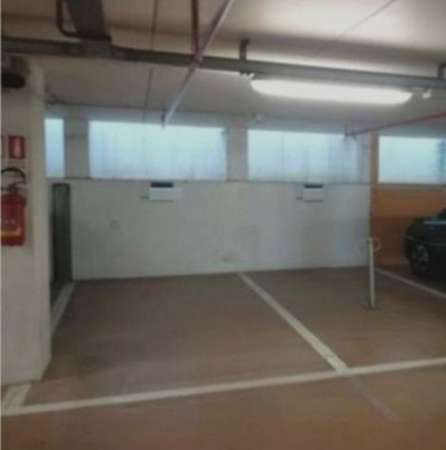 Foto Affittasi posto auto in garage condominiale in centro a Bologna