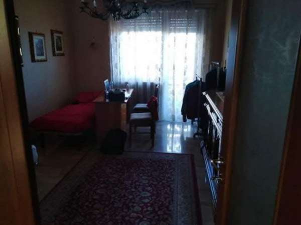 Foto Affittasi posto letto