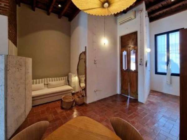 Foto Affittasi raffinato open space - Via Custodi, 16