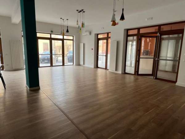 Foto Affittasi Ristorante di nuova costruzione tutto arredato e con Cucina attrezzata