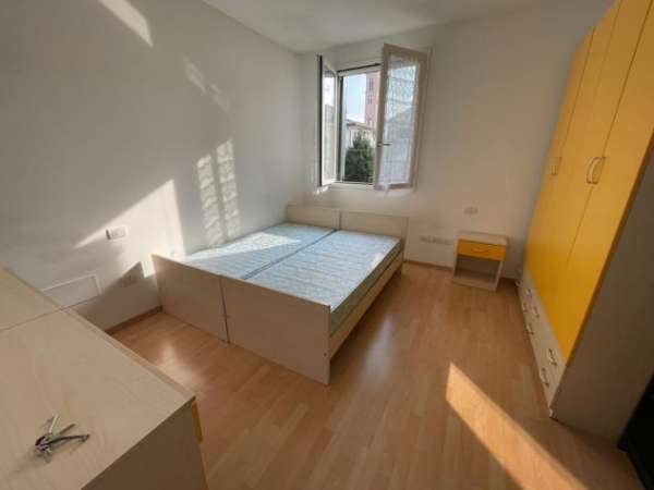 Foto affittasi stanza doppia in appartamento classe A