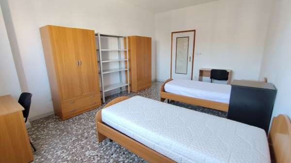 Foto Affittasi stanza doppia per studenti/laboratori