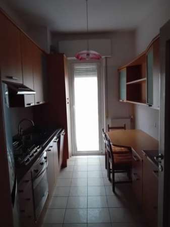 Foto Affittasi stanza privata in appartamento a Como centro