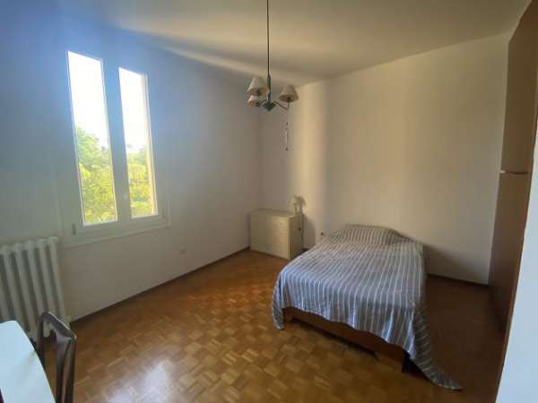 Foto Affittasi stanza singola a Specializzanda di Medicina