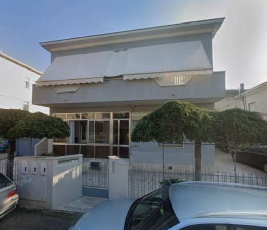 Foto AFFITTASI STANZE SINGOLE A STUDENTESSE: ZONA RIVAZZURRA