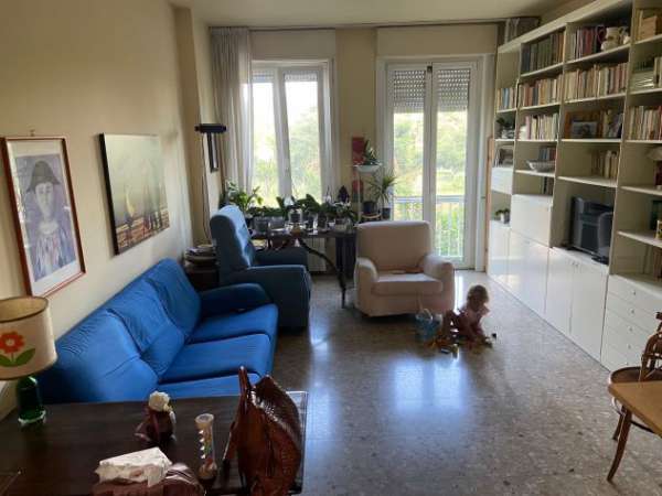 Foto AFFITTASI STUDENTESSE SINGOLA O DOPPIA USO SINGOLA ZONA ISOLOTTO
