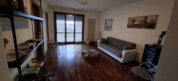 Foto AFFITTASI STUDIO PROFESSIONALE � ELLERA DI CORCIANO