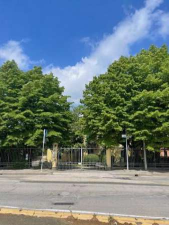 Foto AFFITTASI UFFICIO - VIA FERRARESE, Q.RE NAVILE