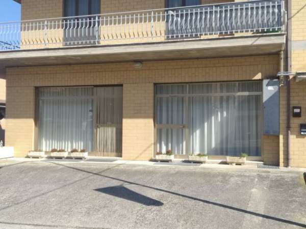 Foto Affittasi Ufficio/Studio/Locale commerciale/MAGAZZINO