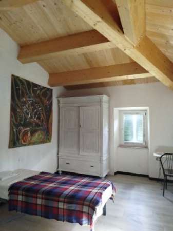 Foto Affitto  stanze in casa di campagna con uso cucina e spazio esterno