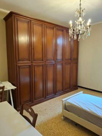 Foto Affitto a studentessa/studente camera singola