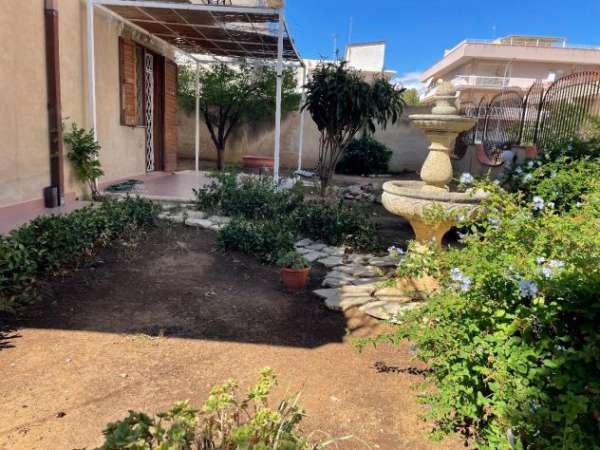 Foto Affitto appartamento con giardino