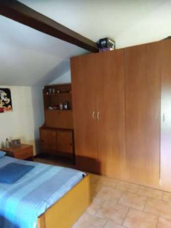 Foto affitto camera a studentessa