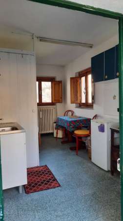 Foto Affitto camera o monolocale solo a studenti e brevi periodi