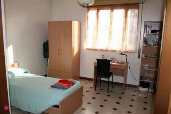 Foto Affitto camera singola in appartament,o a Foggia vicino universit